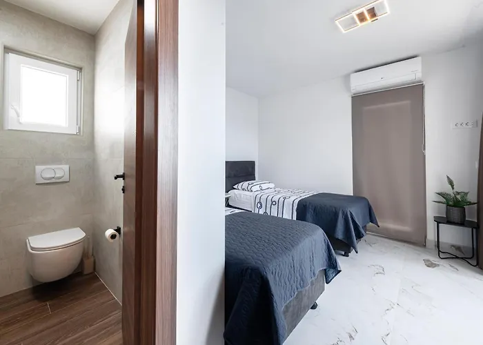 Amazing Becir - Near Dubrovnik فيلة مولونات